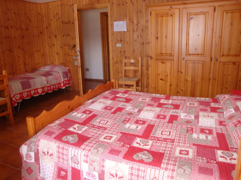 Hotel Alpe Fleurie ชัมโปลุก ภายนอก รูปภาพ