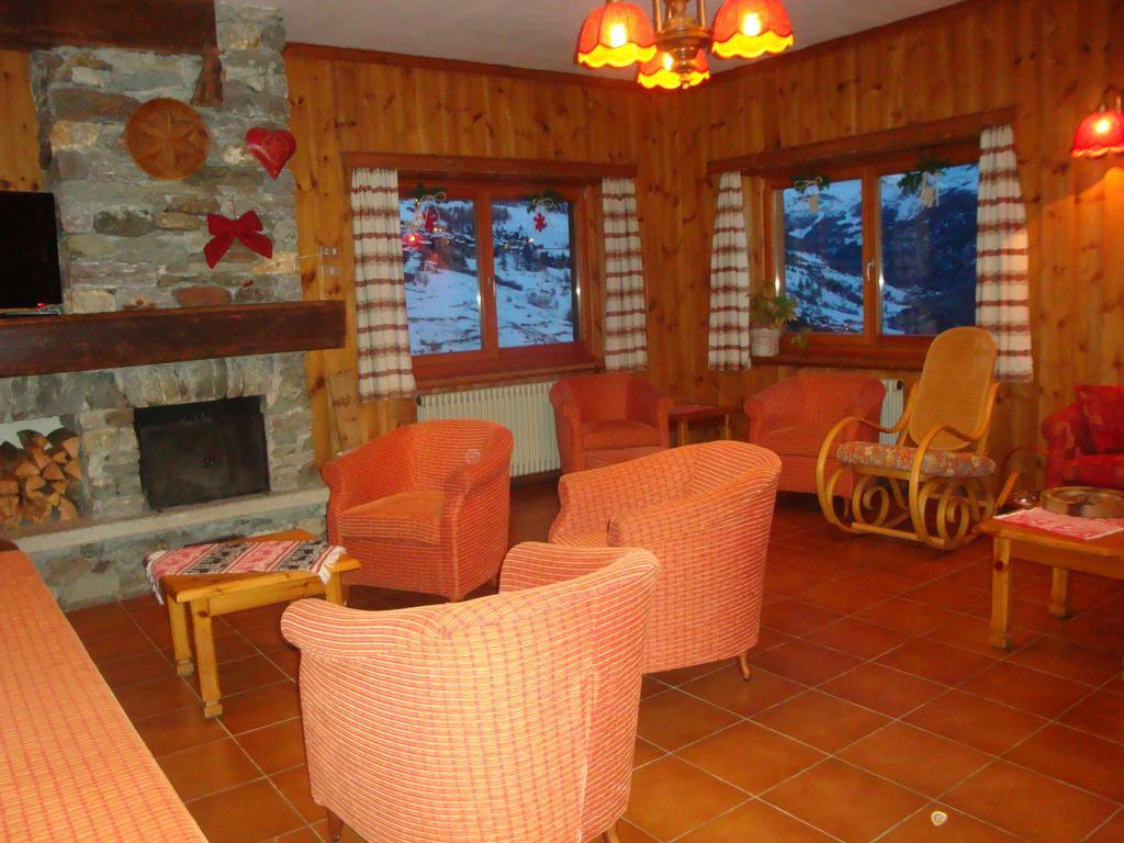 Hotel Alpe Fleurie ชัมโปลุก ภายนอก รูปภาพ
