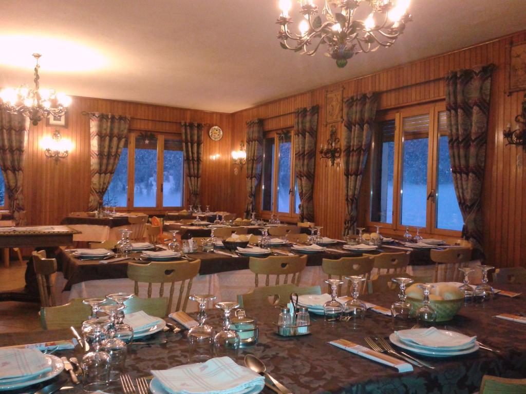 Hotel Alpe Fleurie ชัมโปลุก ภายนอก รูปภาพ